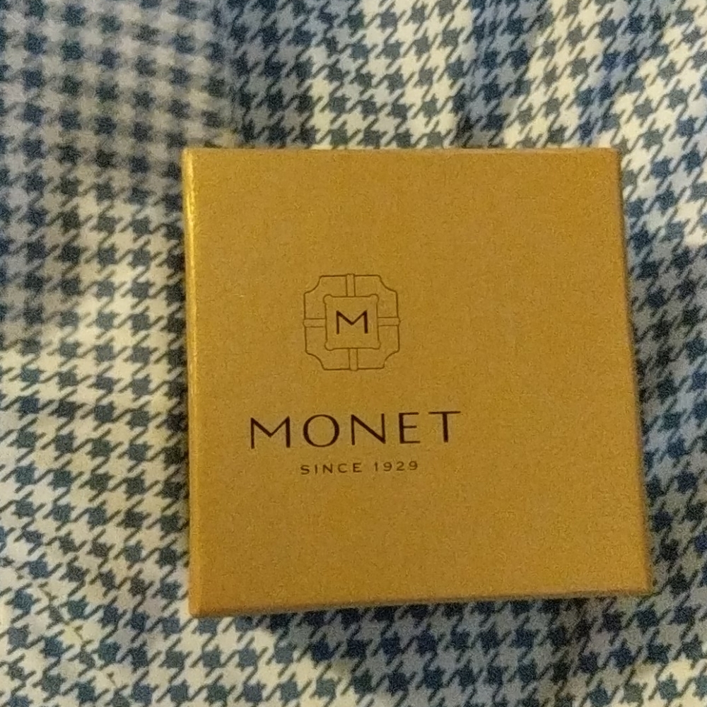 Gorgeous flower pin🤍💙 - Picture 5 of 6